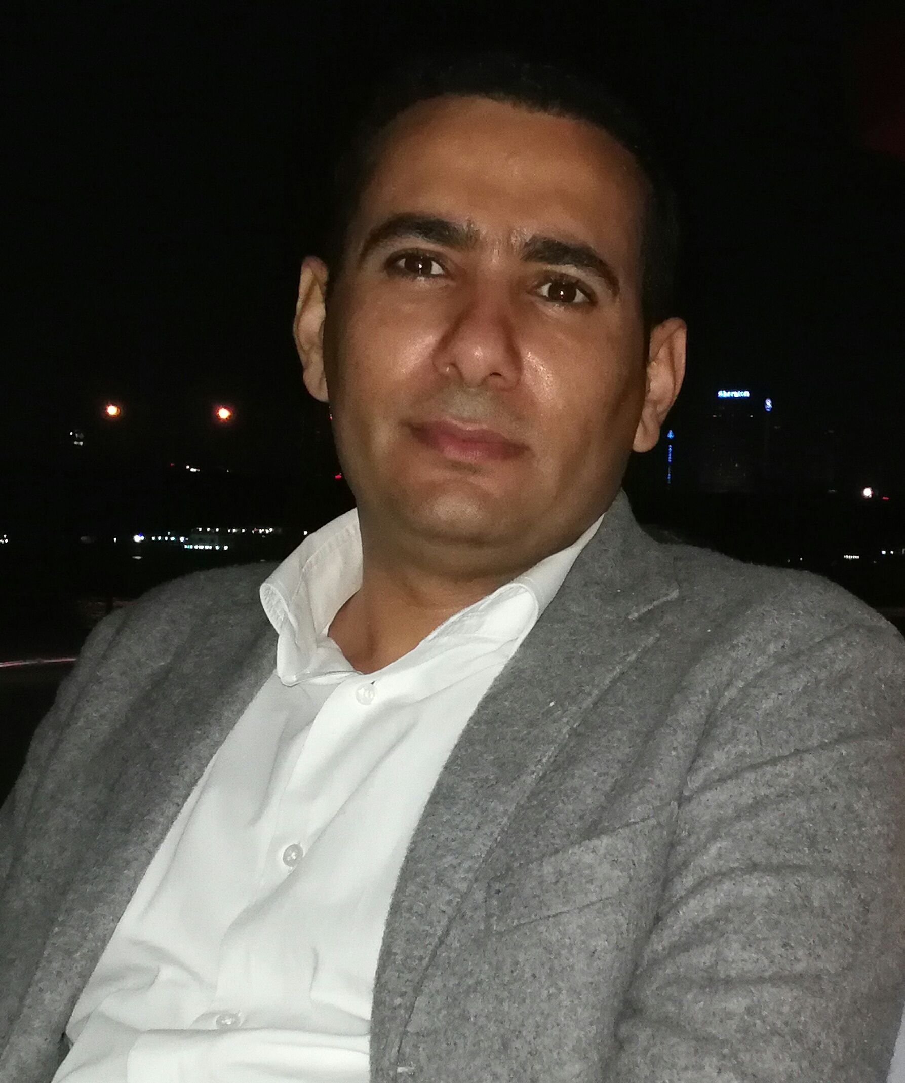 العليي: مليشيا الحوثي تقتحم عرسا في المحويت وتجبر العريس بدفع تبرعات لصالح احتفالات المولد النبوي