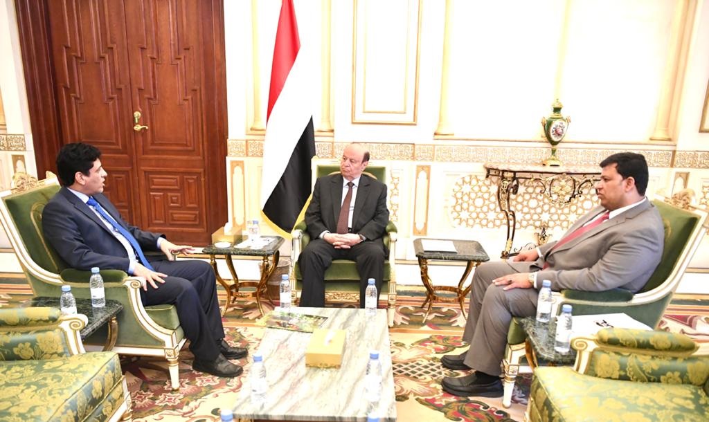 الرئيس هادي يستقبل محافظ محافظة المهرة