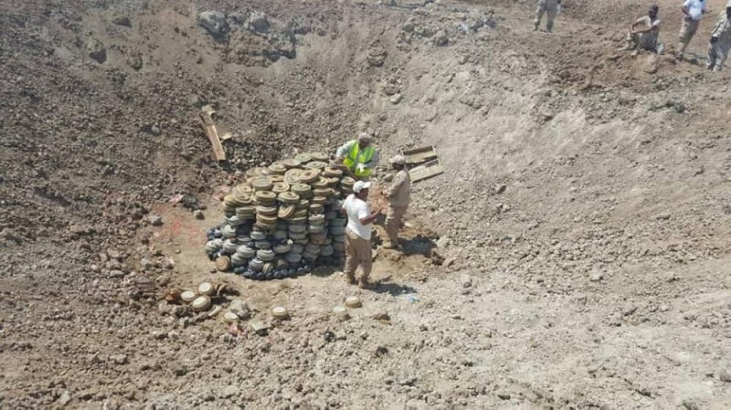 البرنامج الوطني و«مسام» يتلفان 3 آلاف لغمًا حوثيًا في تعز