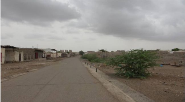 مليشيا الحوثي تستهدف مواقع المشتركة في التحيتا
