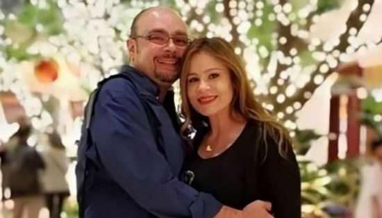 الفنانه اللبنانيه كارول سماحه وزوجها الراحل