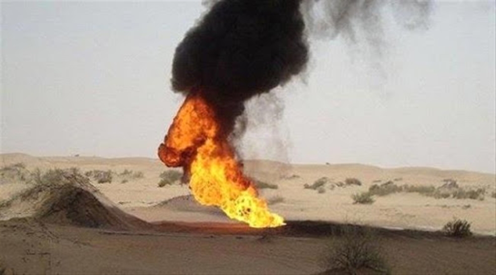 تصاعد نيران من موقع تفجير انبوب نفط شبوة