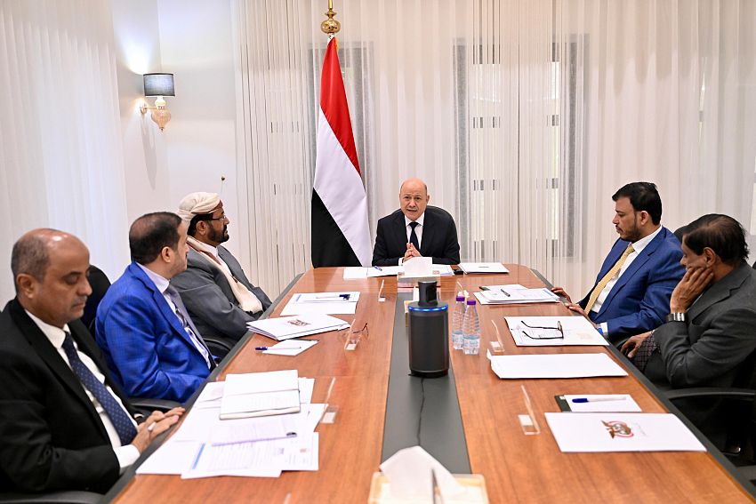 حرب على الانهيار الاقتصادي والإرهاب.. مجلس القيادة يوجه حكومة بن