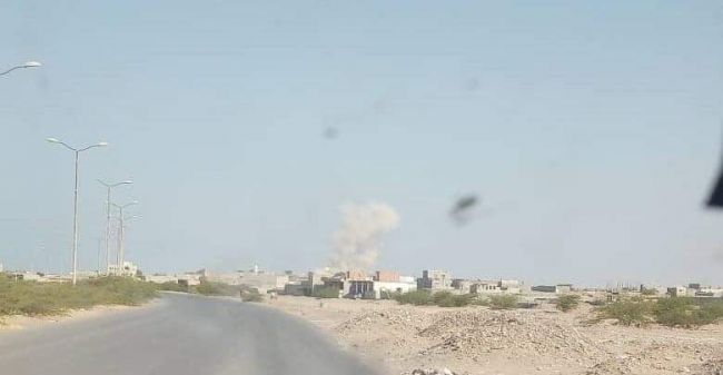 قصف حوثي صاروخي  يستهدف حي المنظر السكني بالحديدة 
