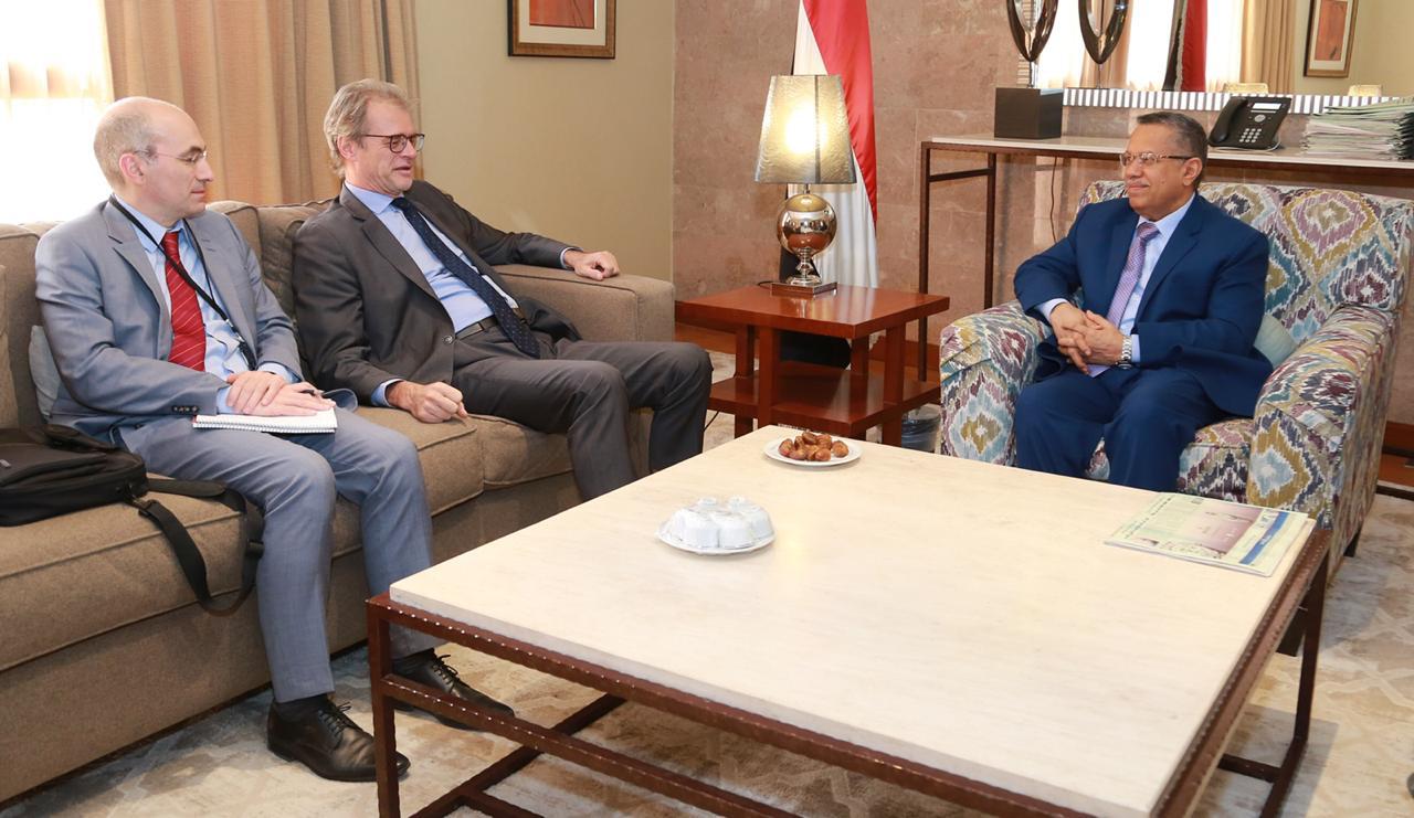 بن دغر مع السفير الفرنسي
