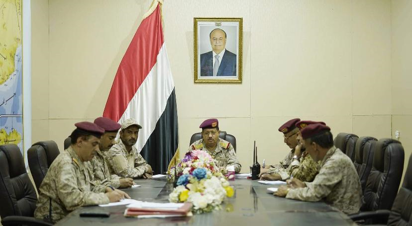 وزير الدفاع مع قادة المناطق العسكرية