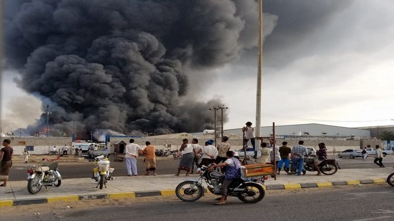 احتراق مطاحن الحديدة (صورة ارشيفية)