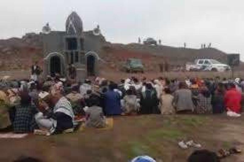 صفعة موجعة للحوثيين في ذمار.. المواطنون يرفضون الانتقال إلى المصلى الجديد للعيد
