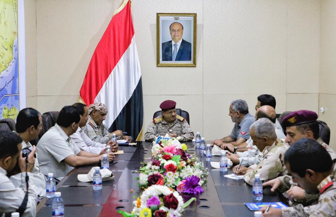 وزير الدفاع يطلع على انشطة برنامج مسام لنزع الألغام