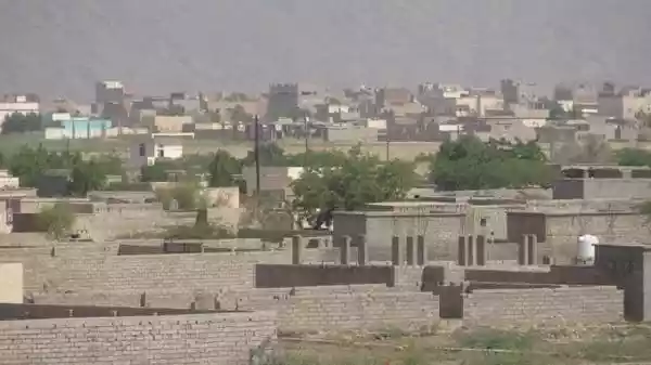 مليشيا الحوثي تقصف الأحياء السكنية بالقذائف في حيس جنوب الحديدة