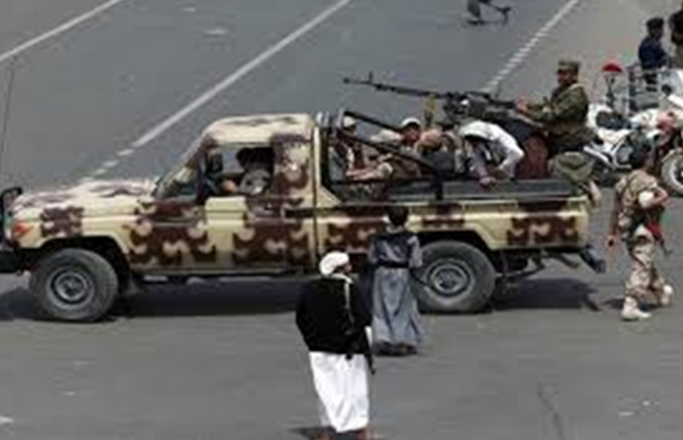 صراع الأجنحة.. سقوط قتلى وجرحى في اشتباكات عنيفة بين قيادات حوثية في صنعاء  