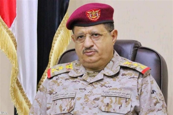 وزير الدفاع: قوات الجيش تتمتع بالجاهزية والاستعداد القتالي وماضية في استكمال معركة اليمن ضد مليشيا الحوثي المدعومة من ايران