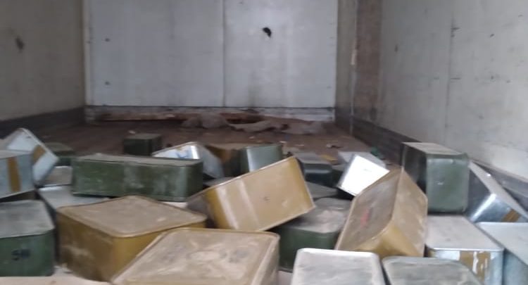ذخائر وقذائف مهربة للحوثيين ضبطتها قوات العمالقة في النجيبة غرب