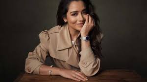 الفنانة بلقيس تتعرض لهجوم بعد اختيارها في مجلة بياجيت